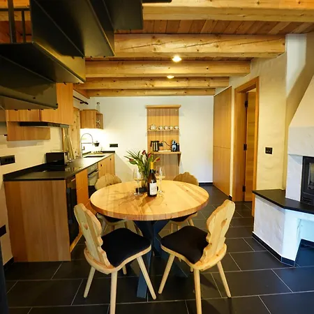 Apartma Alpine Retreat Surc *